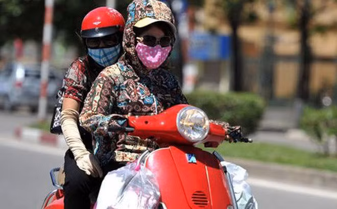 "Ninja đường phố" là khái niệm miêu tả những phụ nữ chạy xe trên đường với trang phục chống nắng, chống bụi kín như bưng từ đầu đến chân. Có rất nhiều yếu tố biến những người này trở thành ác mộng với người tham gia giao thông hay tệ hơn, trở thành những sát thủ thầm lặng.