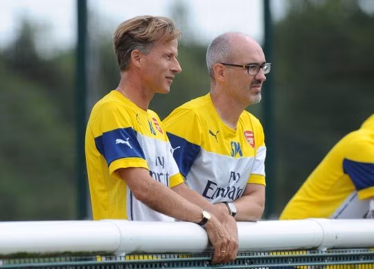 Arsenal đang xem xét bổ nhiệm Steve Morrow, người đứng đầu bộ phận tuyển trạch cấp độ trẻ làm giám đốc kỹ thuật sau khi bị Monchi khước từ.