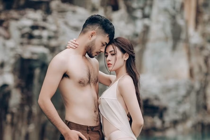 Đa phần mọi người đều cảm thấy vô cùng tiếc nuối cho Thư Dung khi sự nghiệp, tương lai còn đang rộng mở, vướng vào bộ ảnh "Tuyệt tình cốc" đã ảnh hưởng rất nhiều. Nay nếu đúng là vướng vào đường dây "gái gọi" cao cấp thì đúng là cuộc sống của cô sang trang khác hoàn toàn.
