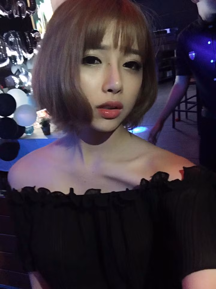 Nhiều cư dân mạng nói rằng chuyện tình của Khánh Vy với Mạnh Quỳnh sẽ giúp cô gái này bán chạy hàng hơn bao giờ hết.