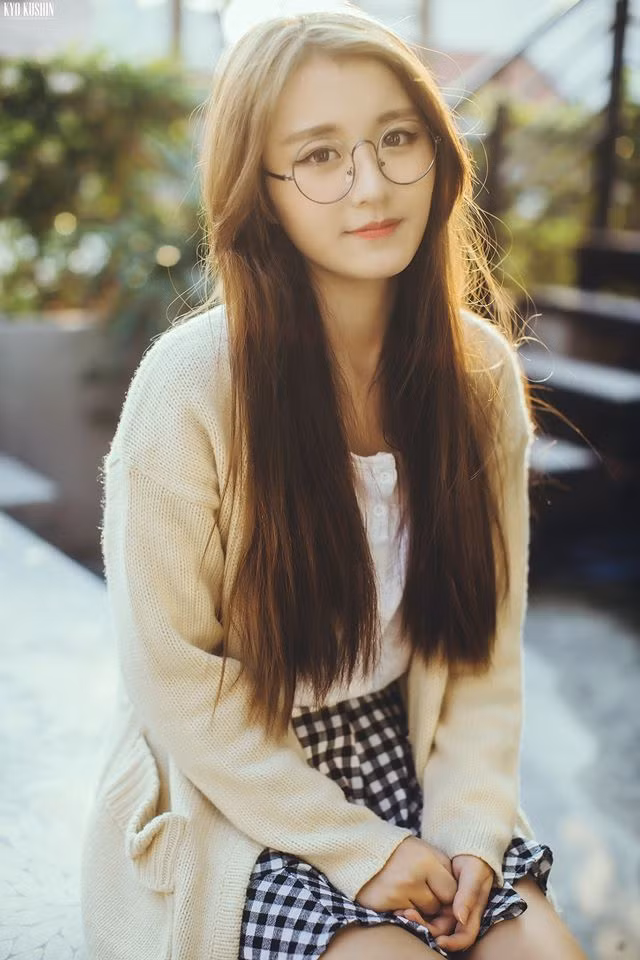 Cô nàng này có tên là Han Sara, sinh tại Seoul, nhưng hiện đang sống và làm việc tại TP HCM.
