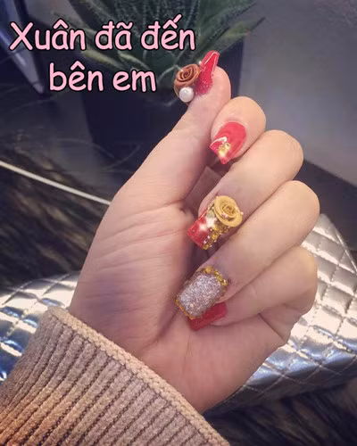 Theo nickname H.H cho biết: "Đến chịu các mẹ, nghĩ được ra cách trốn việc rửa bát dịp Tết như thế này thì tôi cũng đến chịu. Không thích rửa thì nói với chồng 1 câu, sao phải nghĩ ra trò này".