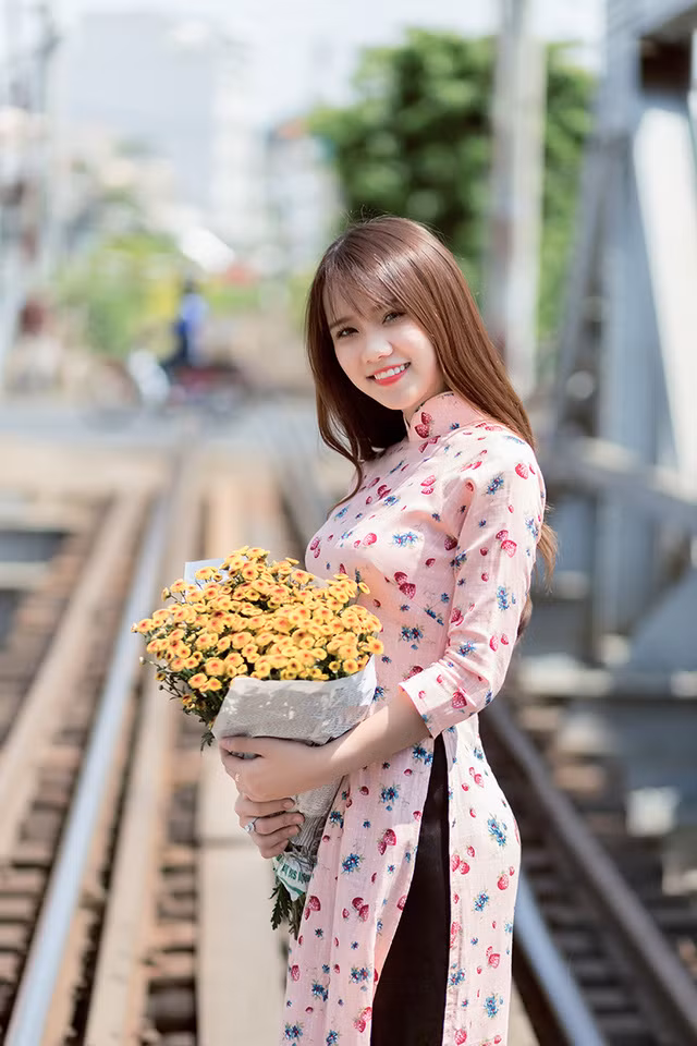 Dù mới chỉ bước chân vào kinh doanh có hai năm nhưng Minh Hoàng đã có thể mua được một chiếc ô tô riêng và tiếp tục tái đầu tư vốn cho cửa hàng của mình.
