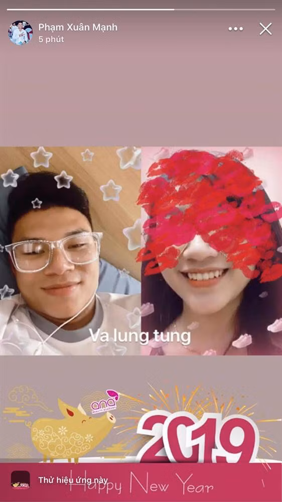 Trước đó, NHM đã đặt cho Xuân Mạnh biệt danh "hội trưởng hội F.A", bởi lâu nay anh vẫn lẻ bóng một mình, trong khi những tuyển thủ Việt Nam khác đều đang hạnh phúc bên nửa còn lại.