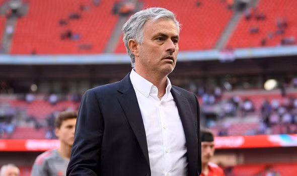 Theo The Times, Mourinho đặt mục tiêu hoàn tất 5 bản hợp đồng chất lượng bao gồm Diogo Dalot, Toby Alderweireld và Fred.