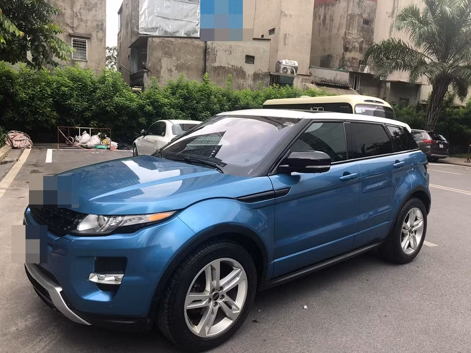 Sao Viet ngay 18/8: Viet Anh rao ban tu nha den xe sau ly hon