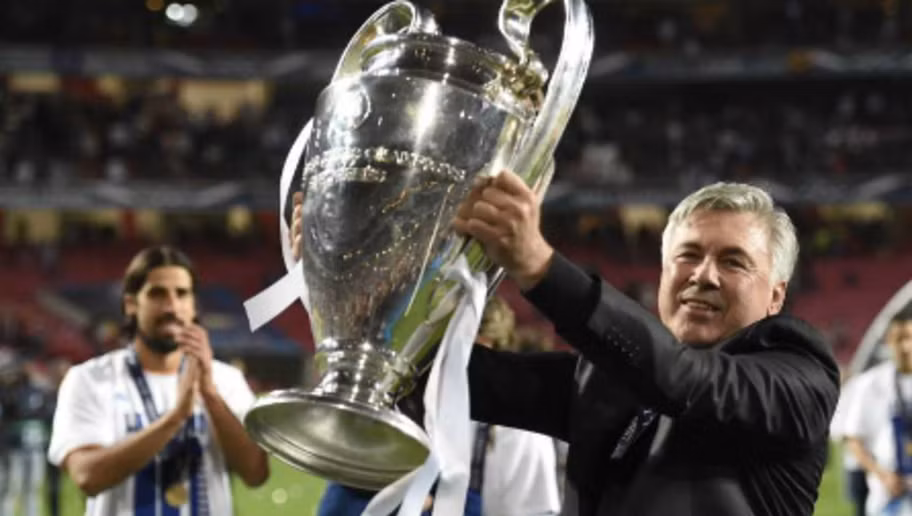 Carlo Ancelotti là huyền thoại bóng đá từng vô địch cúp C1 trên cả cương vị cầu thủ lẫn HLV. Vị chiến lược gia người Italy này đã cùng AC Milan 2 lần vô địch năm 1989 và 1990. Còn trên chiếc ghế HLV. ông cũng dẫn dắt các học trò của mình trở thành nhà vua châu Âu là Milan (2003, 2007) và Real Madrid (2014).