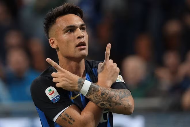 Theo Diario GOL, Lautaro Martinez cũng tỏ rõ ý định muốn gia nhập Barcelona trong tương lai. Tiền đạo người Argentina bày tỏ nguyện vọng chơi bóng cùng Lionel Messi, vì lẽ đó từng từ chối lời mời gọi của Real Madrid.