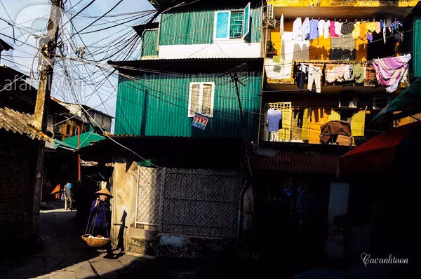 Một góc của con ngõ Văn Chương, Khâm Thiên, Hà Nội.