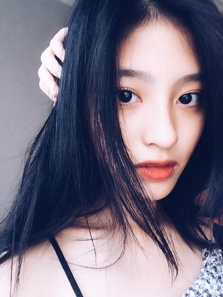 Việc xa gia đình "nam tiến" đôi lúc khiến Minh Ngọc cảm thấy tủi thân nhưng động lực giúp cô bạn này vượt qua tất cả đó là máu nghề nghiệp và sự cống hiến không biết mệt mỏi cho nghệ thuật.