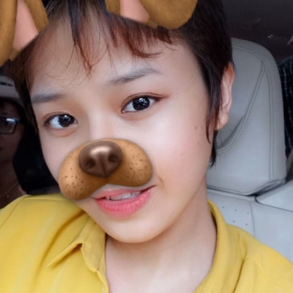 Trước đó em thức rất khuya, ngủ ko đủ giấc, lười tập thể dục và ăn những món ăn không tốt cho sức khoẻ thì bây giờ phải thay đổi hết hoàn toàn. Mọi người cũng thế, đừng nên chủ quan với sức khoẻ của bản thân mình, cố gắng thay đổi thói quen sinh hoạt không tốt cho cơ thể, ngủ sớm hơn và ăn uống lành mạnh. Bệnh tật không chừa một ai cả, từ già đến trẻ, hãy biết quý trọng bản thân mình hơn”. Thủy Tiên tâm sự thêm.
