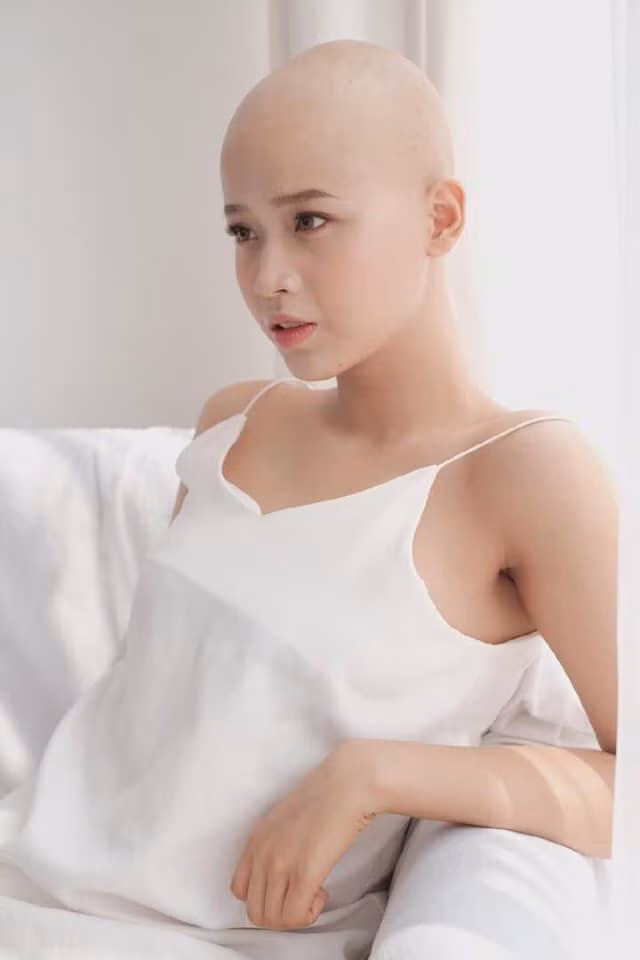 Trong bài viết của mình, Thủy Tiên cho biết mình đã chiến đấu với căn bệnh ung thư vú được 4 tháng. Bên cạnh đó là quá trình trăn trở, phát hiện bệnh qua nhiều lần khám, xét nghiệm tại bệnh viện.