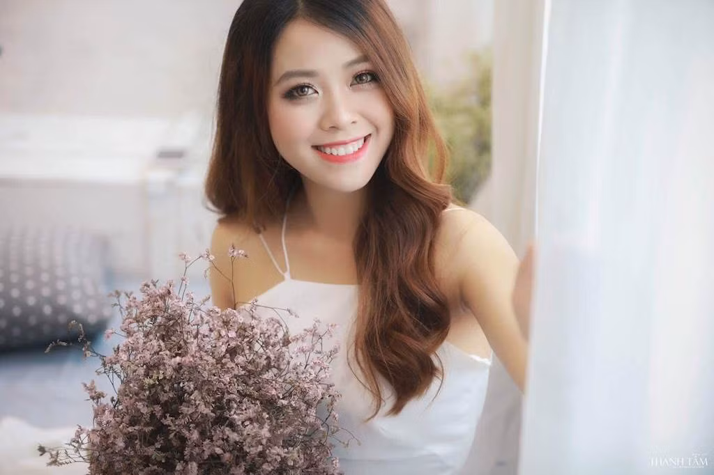 Nhắc đến việc được so sánh với Chi Pu, Cẩm Ly bày tỏ rõ quan điểm của mình rằng, cô cảm thấy thú vị khi được mọi người nhận xét có nét giống với người nổi tiếng.