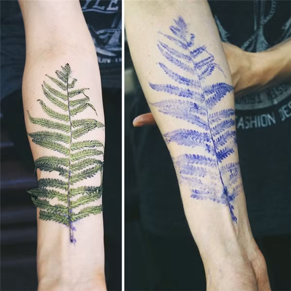 Để xăm được một hình xăm theo phong cách in cây cỏ thật, người thợ phải vô cùng tỉ mỉ để đi từng nét đơn lột tả đường gân của chủ thể.