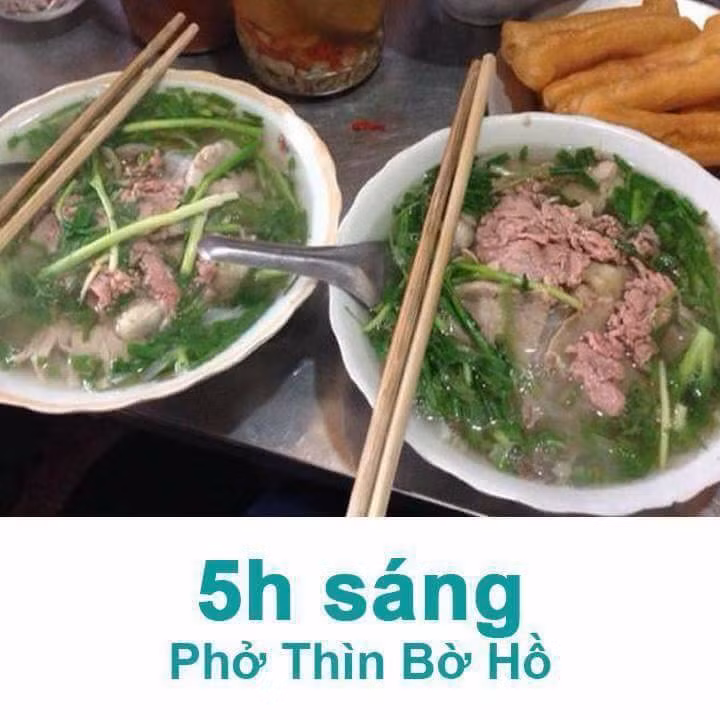 Với những bạn có thói quen dậy sớm thì phở Thìn Bờ Hồ là điểm đến khó có thể bỏ qua.