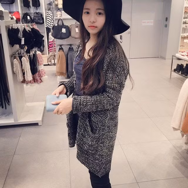 Theo thông tin đăng tải, hot girl bán bánh đậu đỏ có tên là Tiêu Hủy Quân, hiện đang theo học tại trường Đại học Khoa học Kiều Quang, ở thành phố Đài Trung, Đài Loan.
