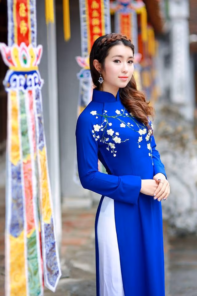 Dù còn trẻ tuổi (sinh năm 1997) nhưng Hoa khôi Học viện Ngoại giao - Ngô Khánh Linh có quan điểm sống khá rõ ràng và đầy cá tính. Còn nhớ. cách đây chưa lâu, cô nữ sinh này gây xôn xao với phát ngôn: "Tôi đây mỗi đồng tiền đều tiêu cho bản thân, tuyệt đối không dựa vào đàn ông".