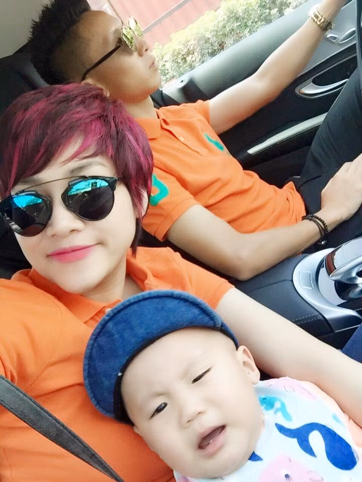 Hiện giờ, Tú “ngựa” và Thanh Thủy đã có hoa trái của tình yêu đó là cậu quý tử đầu lòng sắp tròn 1 tuổi.