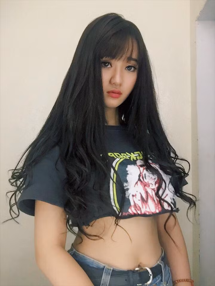 Với lợi thế từ hình thể thon gọn và khuôn mặt ưa nhìn, Bảo Quỳnh được rất nhiều lời mời cộng tác để làm người mẫu ảnh bên cạnh những giờ học tập trên trường Sân khấu Điện ảnh TP HCM.