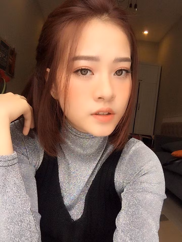 Nhan sac co nang 9X giong het hot girl Chi Pu