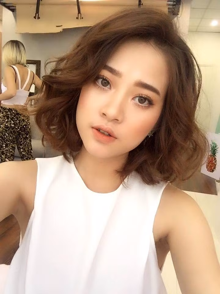 Vì sở hữu quá nhiều điểm giống Chi Pu từ khuôn mặt đến hình thể, nên cô bạn Mai Anh được nhiều dân mạng gọi đùa với biệt danh "bản sao của Chi Pu".