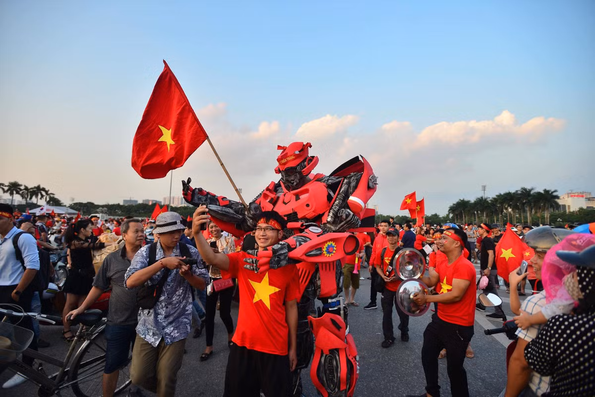 Quang Hai, Cong Phuong lap cong, Viet Nam hien ngang tien vao chung ket AFF Cup-Hinh-15