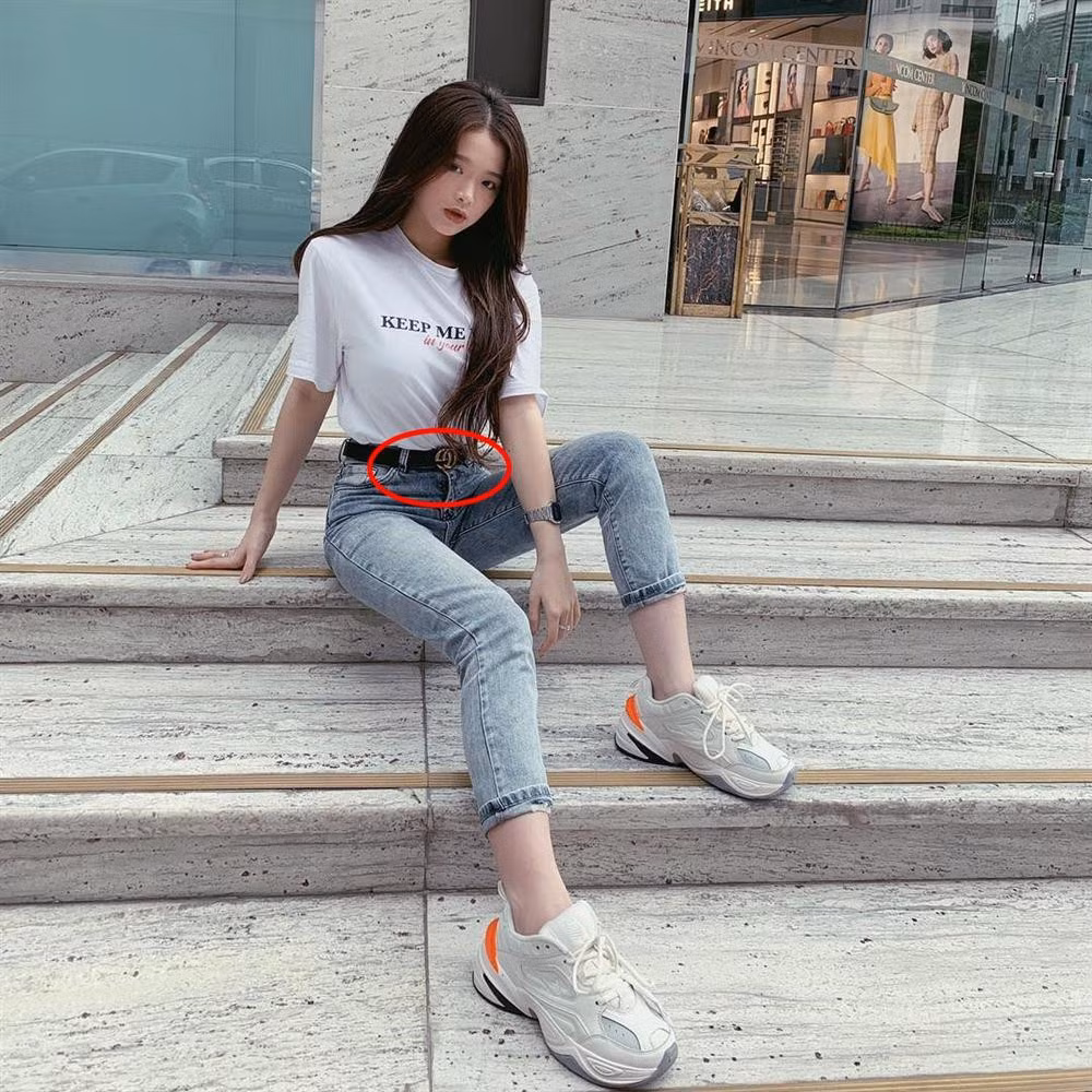 Bao nhiêu công sức sắm hàng hiệu mà lại bị tố kém sang Linh Ka làm mất đi giá trị của món đồ.