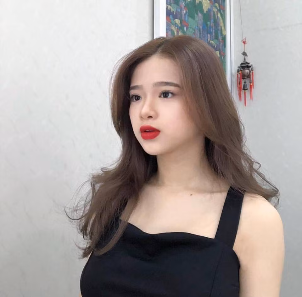Những món đồ này đều được Linh Ka chia sẻ trên trang cá nhân với niềm tự hào không che giấu.