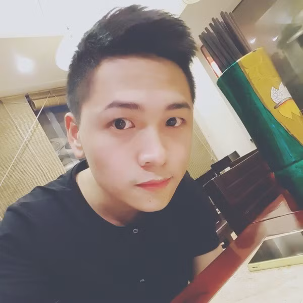 Nhiều bạn bè của Thành Công cũng chia sẻ rằng, anh chàng bên ngoài là một người có khiếu hài hước và luôn hòa đồng với tất cả mọi người. Ảnh trong bài: FBNV.