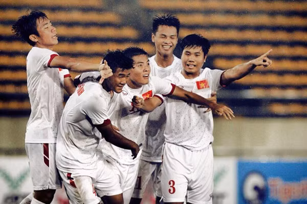 U19 Viet Nam - U19 Thai Lan: Cong manh doi dau thu chac