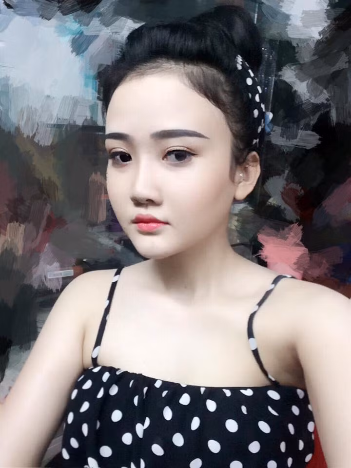 Chính vẻ đẹp ngây thơ của Thanh Trang đã hút hồn trung vệ Mạnh Hùng của U23 Việt Nam.