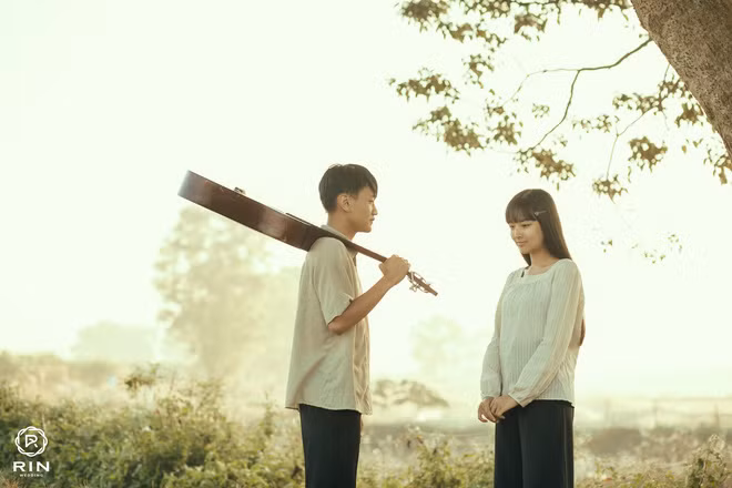 Loạt địa điểm ở Huế "đẹp như mộng" xuất hiện trên màn ảnh của Mắt biếc cũng đã được tái hiện lại trong bộ ảnh cưới của Phương và Như Ý.