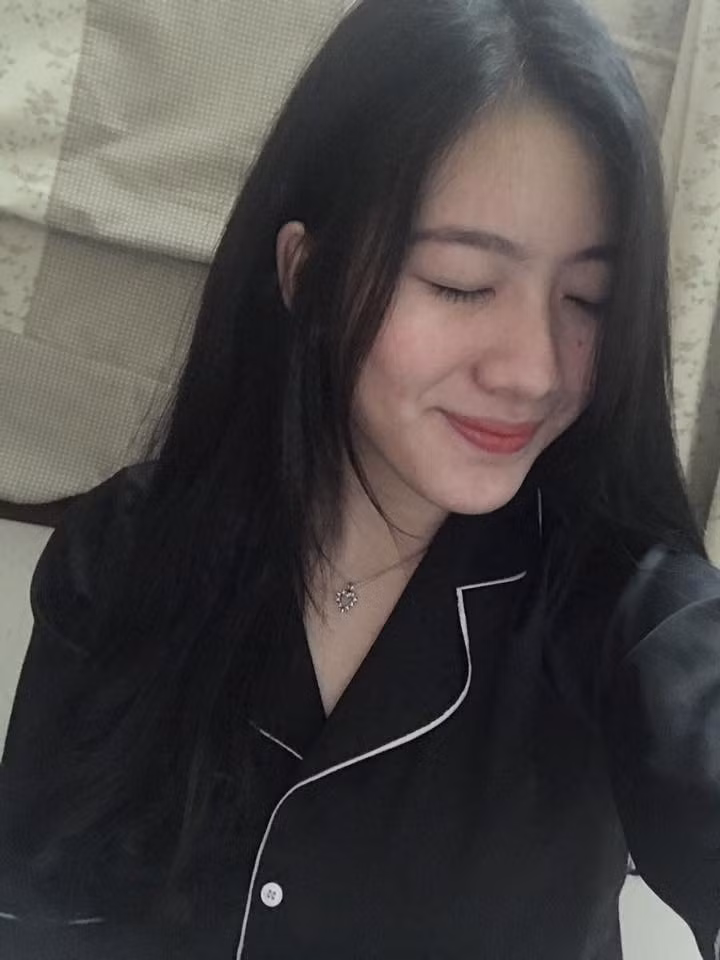 "Khép lại 3 tháng đồng hành cùng nhau tại Press Beauty 2018. Thực sự thì đây là trải nghiệm lớn của cuộc đời, của bản thân. Đến với PB đúng là 1 cái duyên, cá nhân ban đầu đứng trước một cuộc thi lớn như vậy cũng không nghĩ được mình sẽ đi được đến bước cuối cùng. Em xin chân thành cảm ơn BTC, những người đã luôn bên cạnh em trên chặng đường dài vừa qua. Chắc hẳn đã nhiều lần vì em út nên BTC đau đầu nhưng tất cả đã qua và giờ chỉ còn lại những kỉ niệm đẹp với nhau." Phương Anh cho biết thêm.