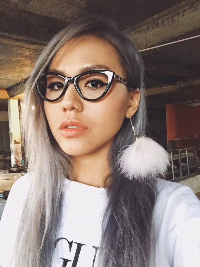 Trước khi tham gia The Face, Quỳnh Như không phải là một gương mặt quá lạ lẫm khi cô nàng đã từng góp mặt trong rất nhiều MV của các ca sĩ Việt nổi tiếng.
