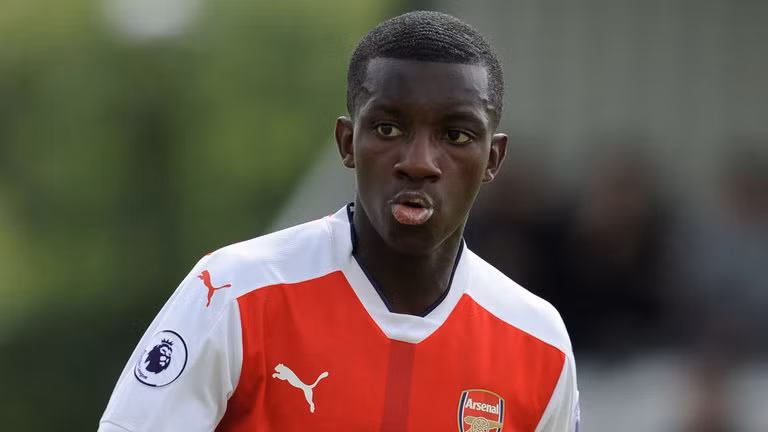 Theo xác nhận từ phía Arsenal, Danny Welbeck đã bị vỡ mắt cá chân và nhiều khả năng tiền đạo chơi khá hay trong màu áo U23 đó là Eddie Nketiah sẽ được trao cơ hội.