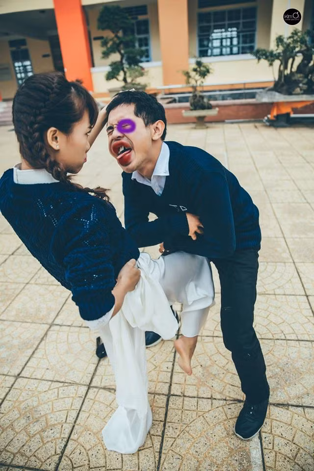Những đòn rất hiểm của cô dâu "gửi" tới chú rể trong bộ ảnh cưới bá đạo. Ảnh: Kim Ơi.