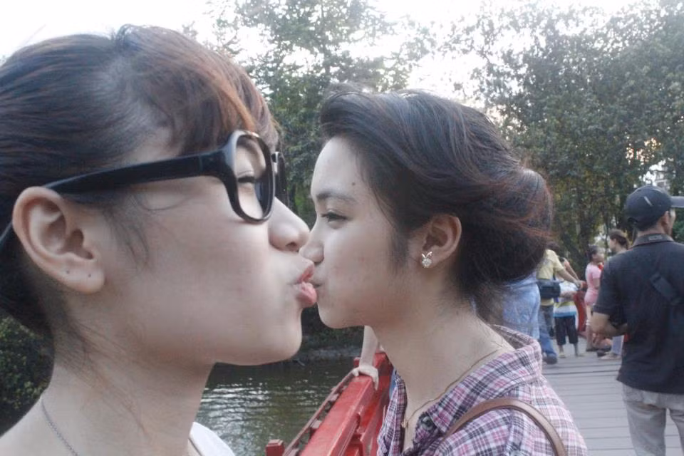 Ngay từ khi mới nổi tiếng, Hòa Minzy đã tung ra những hình ảnh siêu bá đạo của mình.
