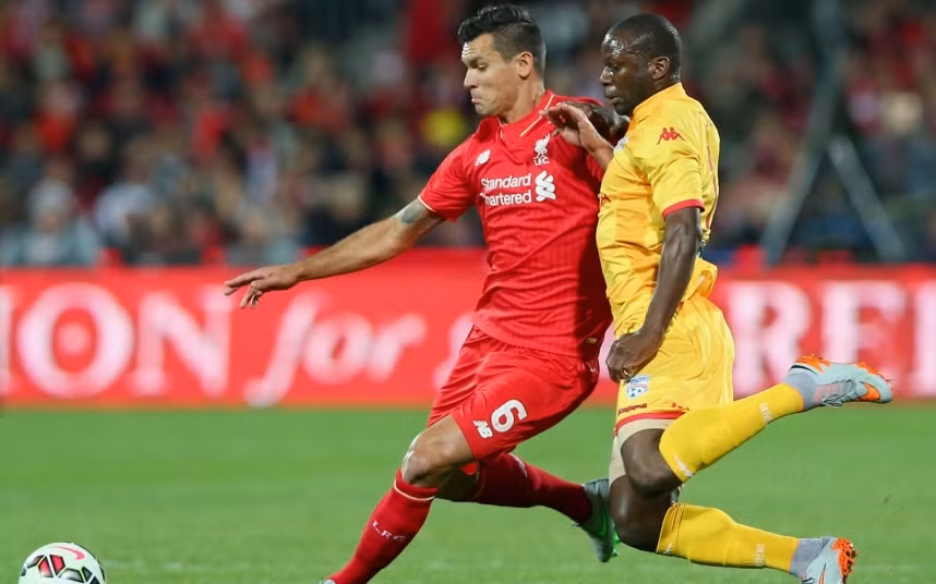 Dejan Lovren là cầu thủ được Liverpool mua về từ Southampton với cái giá khá cao là 20 triệu bảng. Mùa giải qua, những chấn thương của Martin Skrtel hay Mamadou Sakho là cơ hội để Lovren thể hiện mình nhưng hầu như cựu cầu thủ của Southampton này không thể hiện được nhiều. Premier League 2015/2016 sắp bắt đầu, nếu Lovren không thể hiện được phong độ xuất sắc thì việc anh phải ra đi là điều rất dễ hiểu.