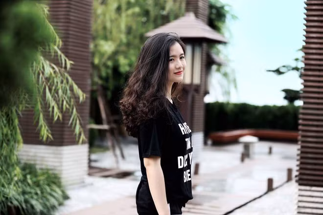 Ngoài ra, Đông Phương cũng không giấu diếm việc đang muốn thử sức với vai trò MC, hay BTV trong tương lai. Ảnh trong bài: FBNV.