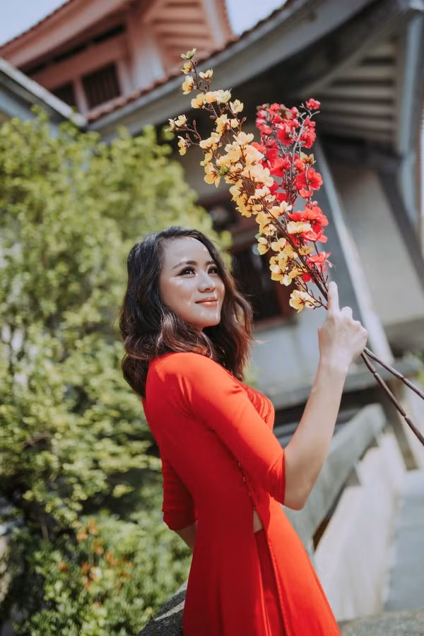 Màu đỏ không chỉ gợi nhắc đến Tết mà còn là màu may mắn.