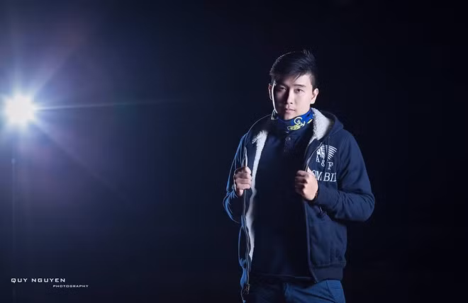 Minh Đăng tốt nghiệp ngành quản trị mạng - Khoa khoa học và công nghệ, trường Đại học Hoa sen (TP. Hồ Chí Minh). Hiện tại, ngoài công việc tại trường cấp ba anh chàng còn kinh doanh quán ăn giúp gia đình.