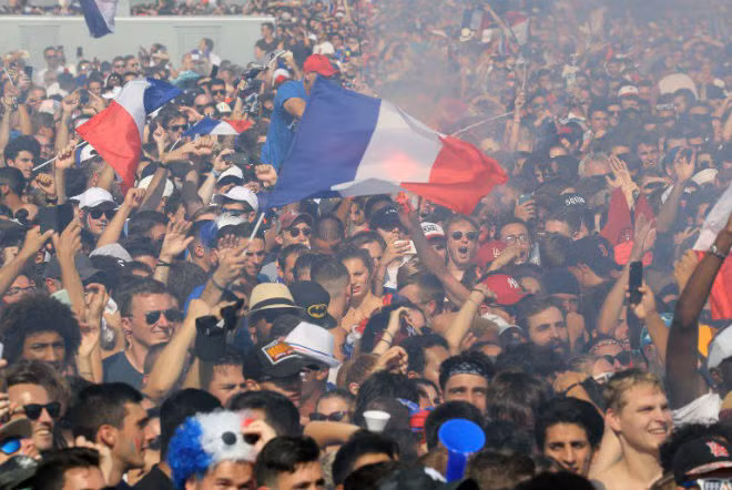 Còn cách đây 20 năm trên sân Stade de France hay còn gọi là SVĐ Công viên các Hoàng tử, ĐT Pháp của những Deschamps, Petit hay Zidane đã vượt qua Brazil với tỷ số 3-0 và lần đầu tiên lên ngôi vương của giải đấu bóng đá cao nhất thế giới.