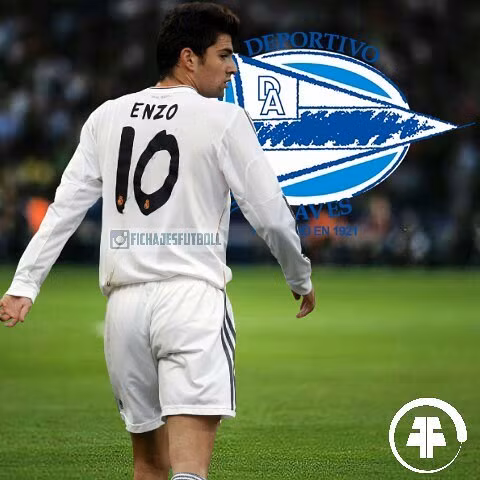 Con trai Zidane tới Alaves: Do không có cơ hội thi đấu ở sân Bernabeu, con trai của Zidane, Enzo đã gia nhập Alaves với bản HĐ 3 năm. Ở mùa giải trước, tiền vệ 22 tuổi này từng ghi bàn ở trận ra mắt Kền kền (gặp Cultural Leonesa ở cúp Nhà Vua). Ảnh: AS