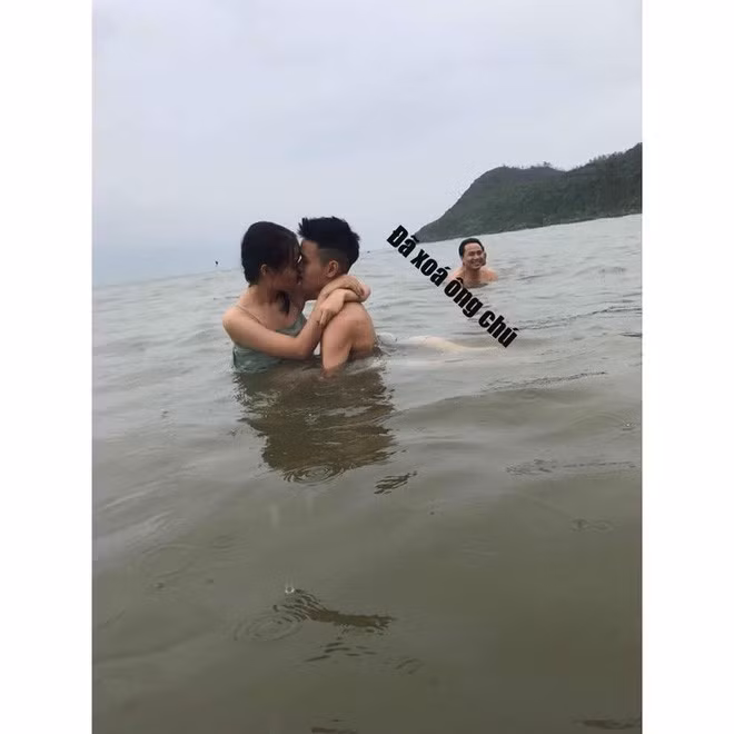 Ông chú đã được xóa qua một dòng chữ.