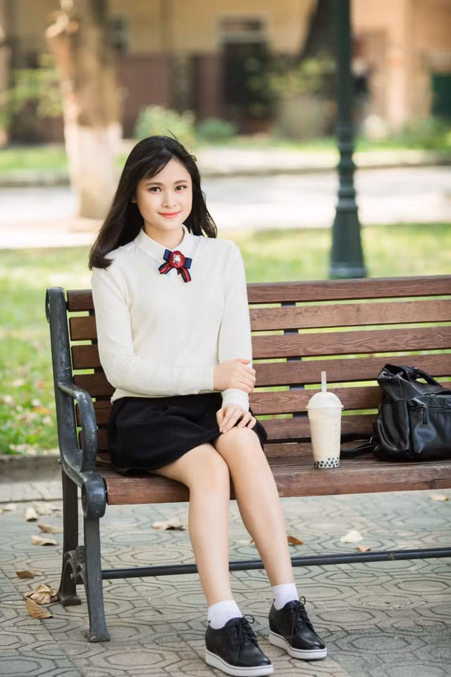 Sau khi chia tay với chương trình chuyển động 24h, BTV Khánh Ly đã đầu quân cho Kênh Truyền hình Quốc hội Việt Nam và dành nhiều hơn thời gian cho gia đình nhỏ của mình, nơi có cô con gái nhỏ tên Mina vô cùng đáng yêu.
