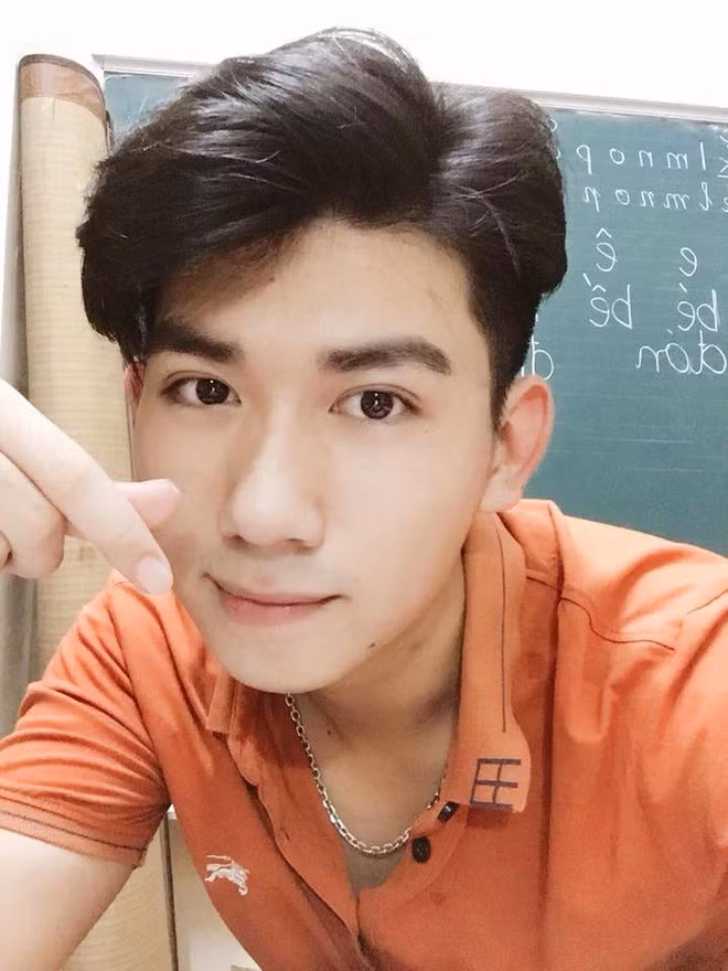 Ngay sau khi những hình ảnh đi kèm dòng tâm sự về hành trình giảm cân của Hồng Phúc được đăng tải trên Facebook cá nhân đã hút hơn 4600 like và nhiều bình luận chia sẻ, bên cạnh đó cũng có nhiều lời chúc mừng nam sinh 10X Vĩnh Phúc này.