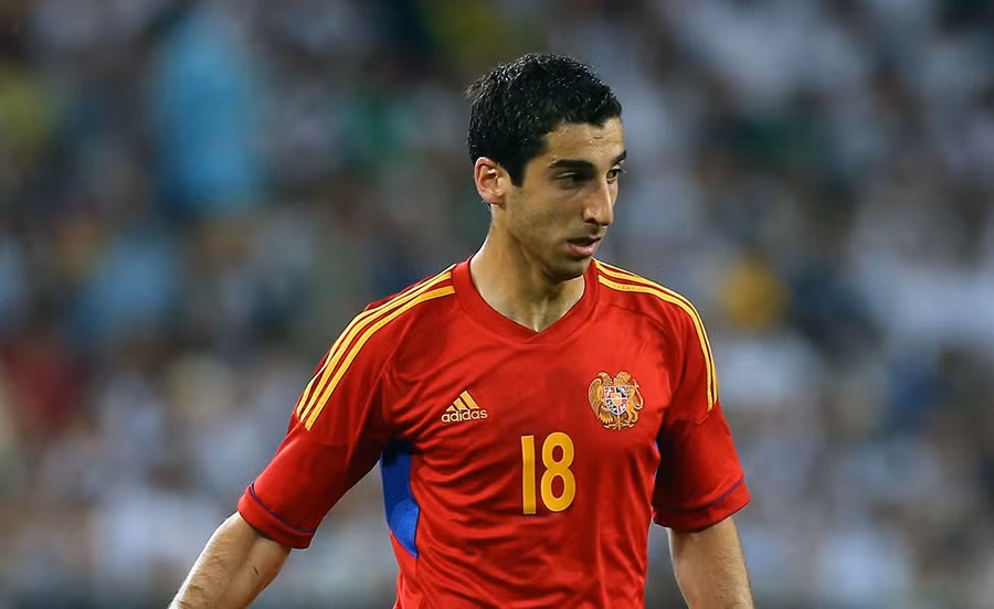 Việc Armenia không có quá nhiều ngôi sao để chia sẻ gánh nặng với Mkhitaryan là nguyên nhân chính khiến họ chơi không tốt quãng thời gian vừa qua. Ảnh: Getty Image.