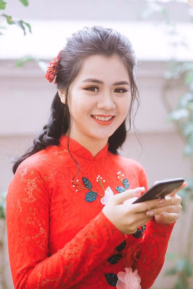 Tại trang cá nhân, không ít lần Quế Ngọc Hải chia sẻ những hình ảnh ngọt ngào bên gia đình, cũng như dành lời yêu thương cho vợ và con gái đầu lòng trước khi tham dự AFF Cup cùng đội tuyển Việt Nam.