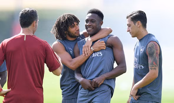 Sau khi đưa về Leno, Torreira, Sokratis, Lichtsteiner và Guendouzi, Arsenal sẽ tập trung vào việc bán bớt người thừa trong ngày cuối chuyển nhượng hè 2018. CLB sẵn sàng lắng nghe những lời đề nghị hỏi mua Danny Welbeck, David Ospina hay Mohamed Elneny.