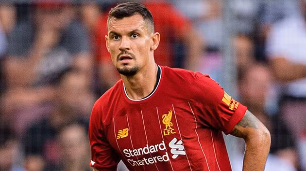 Theo cây bút uy tín Nicolo Schira của Gazzetta dello Sport, AS Roma sẽ đưa ra đề nghị mượn từ 2-3 triệu euro kèm điều khoản mua đứt 16 triệu vào năm 2020 cho người thừa của Liverpool là Dejan Lovren.